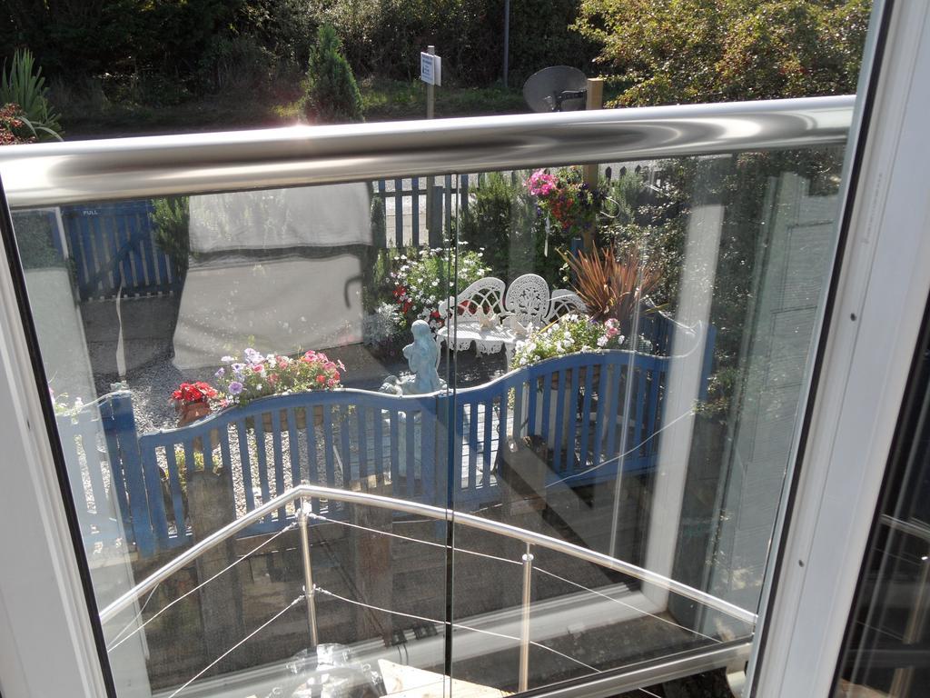 Bed and Breakfast Houseboat Harbourside View Newport  Habitación foto