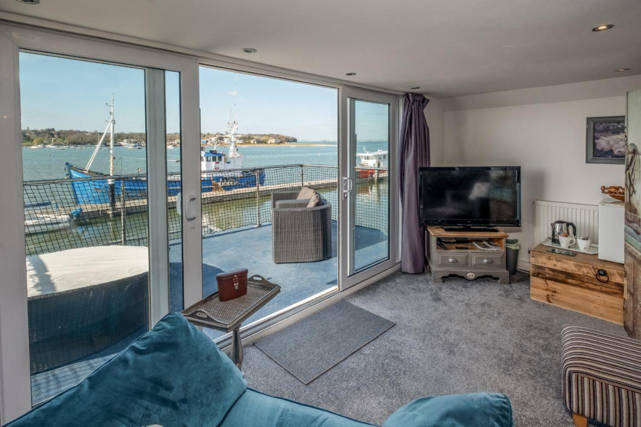 Bed and Breakfast Houseboat Harbourside View Newport  Exterior foto