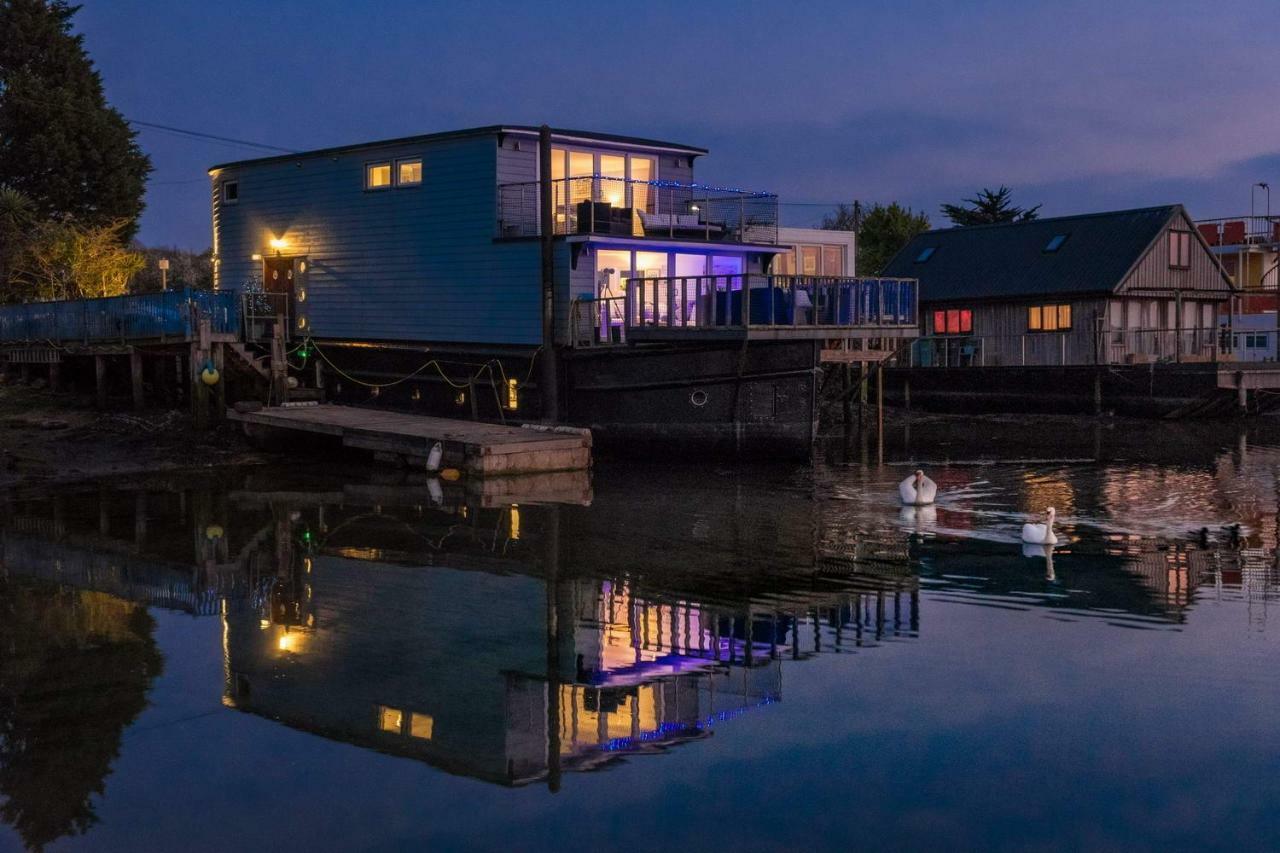 Bed and Breakfast Houseboat Harbourside View Newport  Exterior foto